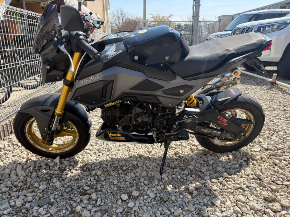 ひまじんのバイクブログ | 【バイク】デイトナのスタンドホルダーが便利すぎた！砂利やキャンプ場でも安心